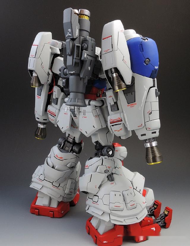 hg比例制作的比mg比例还要帅气的gp02高达模型