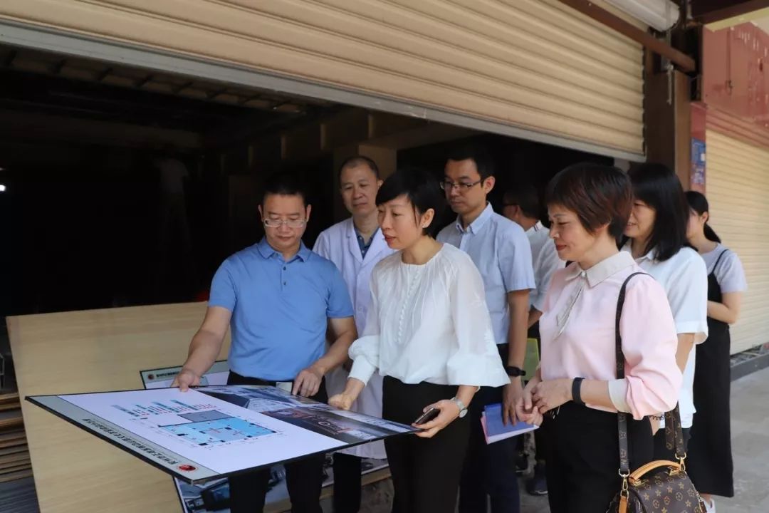 洪奕蓉副区长等领导一行深入泉州市正骨医院中山路门