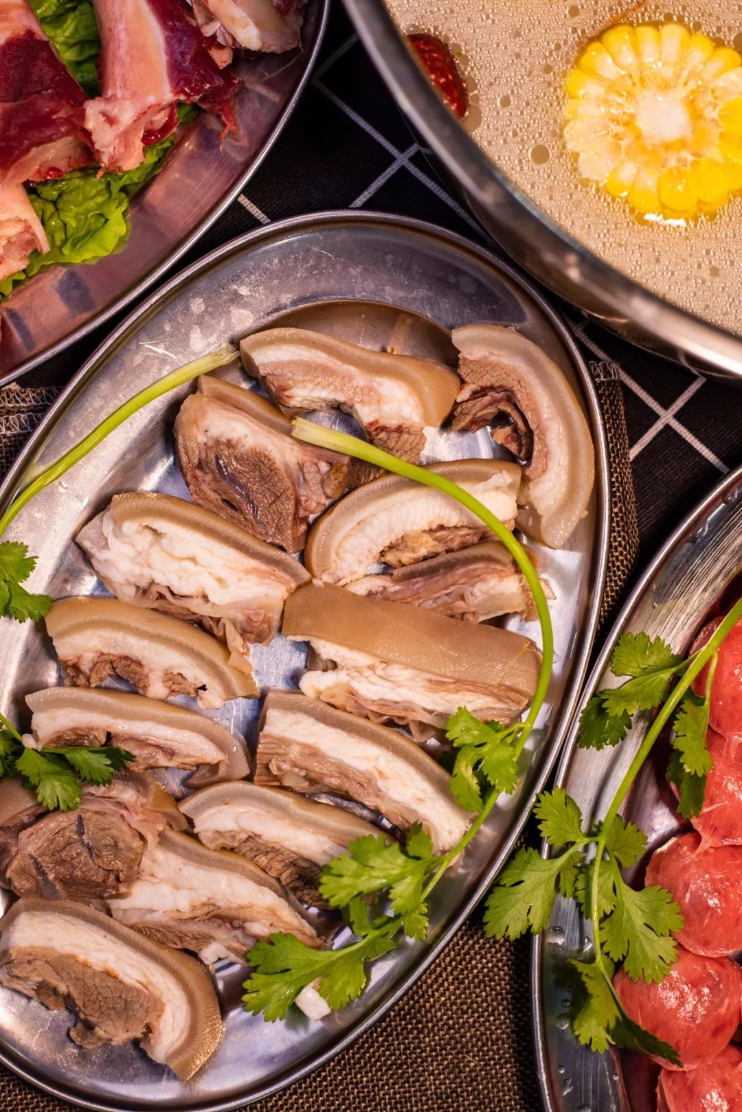 88元就够23人吃全羊焖锅石龙超火爆的海南羊庄一锅让你上瘾