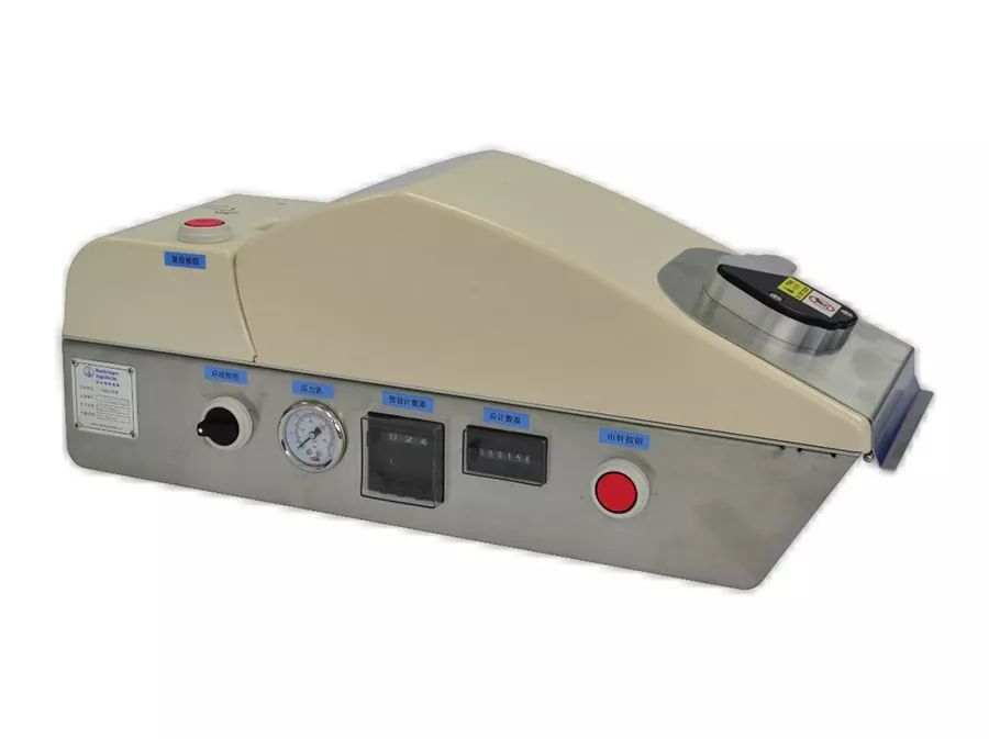 孵化场一日龄皮下自动注射设备介绍_接种