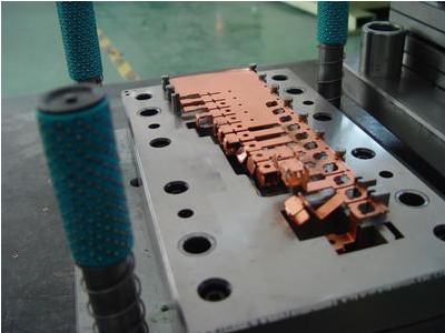 常见精密冲压模设计,制造有多难,看完之后就明白_模具