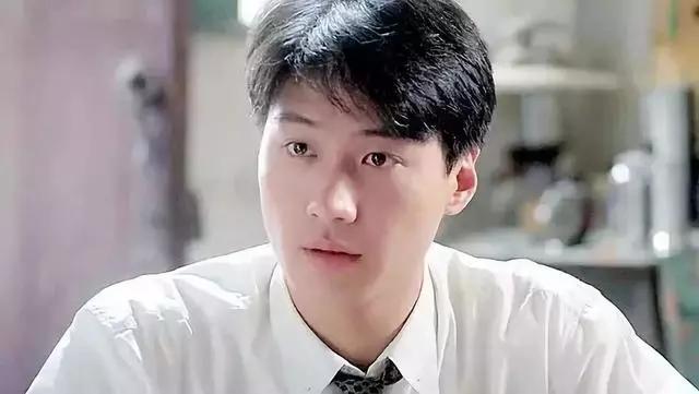 看这些照片就知道黎明年轻巅峰颜值有多帅