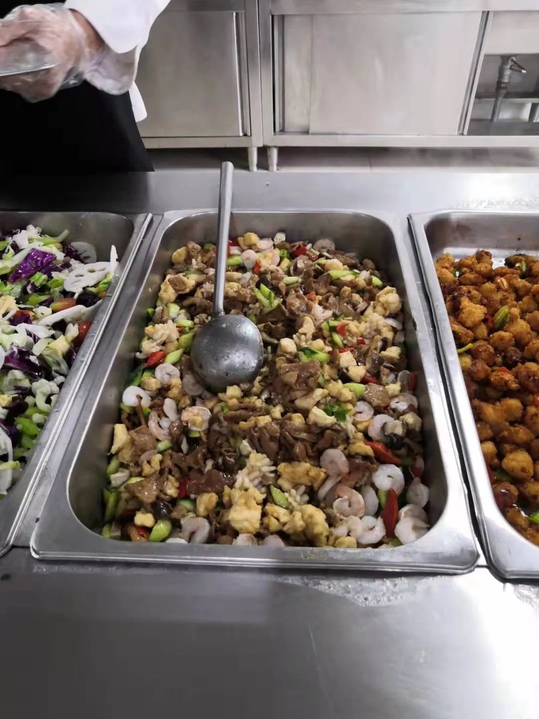 食堂百态长城汽车股份有限公司天津哈弗分公司家常菜永远是职工的最爱