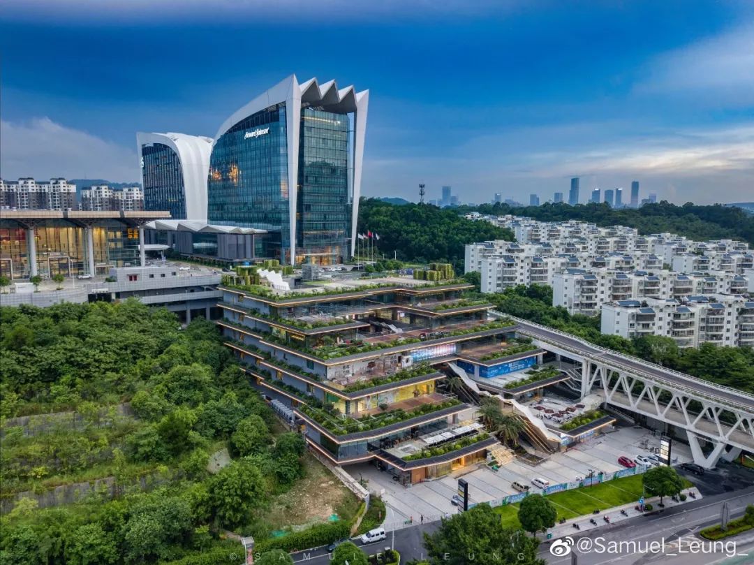 精选:街区型六层退台式半盒子商业中心——南宁方圆荟