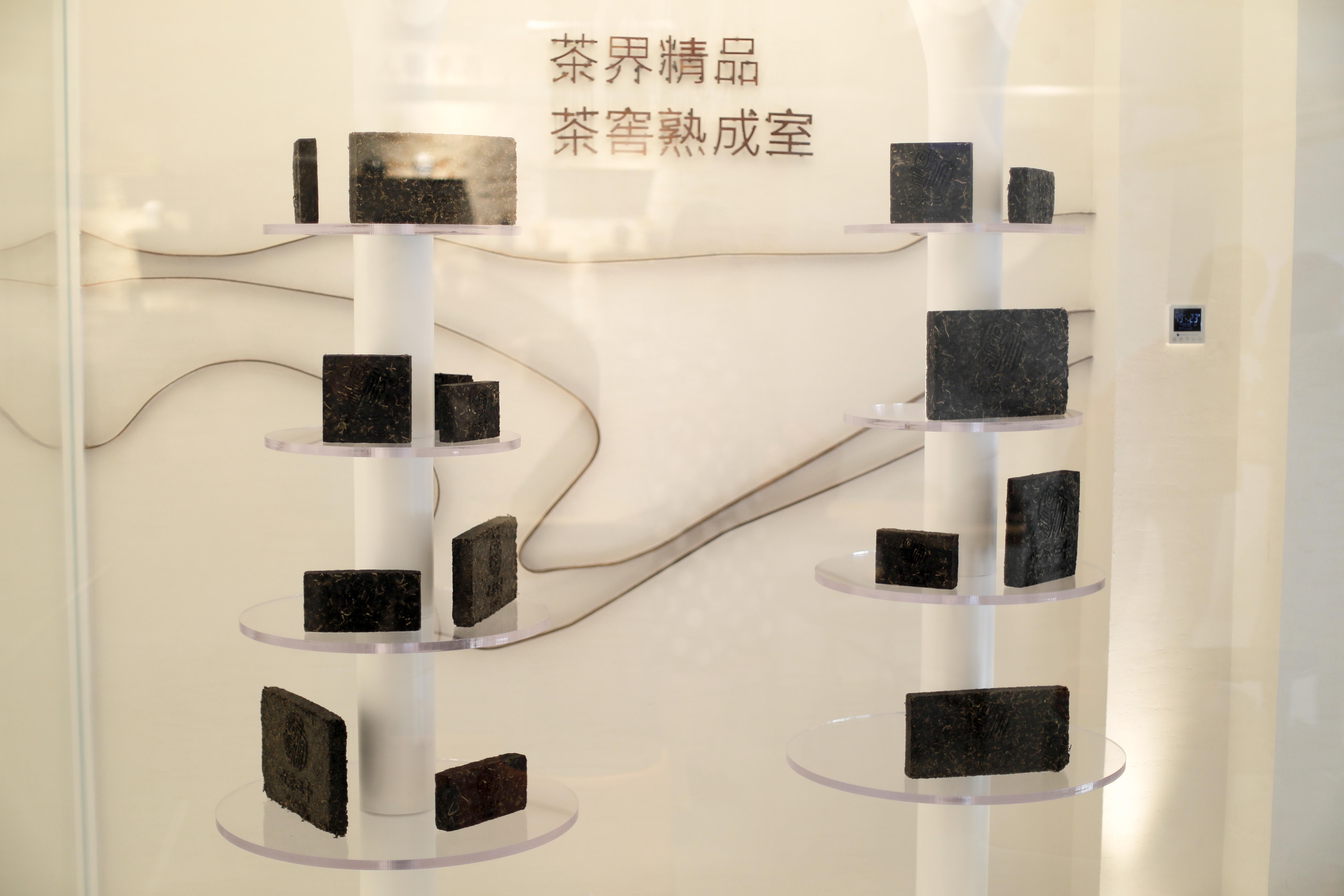 原创吃茶三千前有弱水三千只取一瓢现有吃茶三千只取一杯