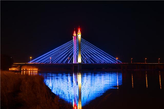 嗨!这是亮灯后的松原