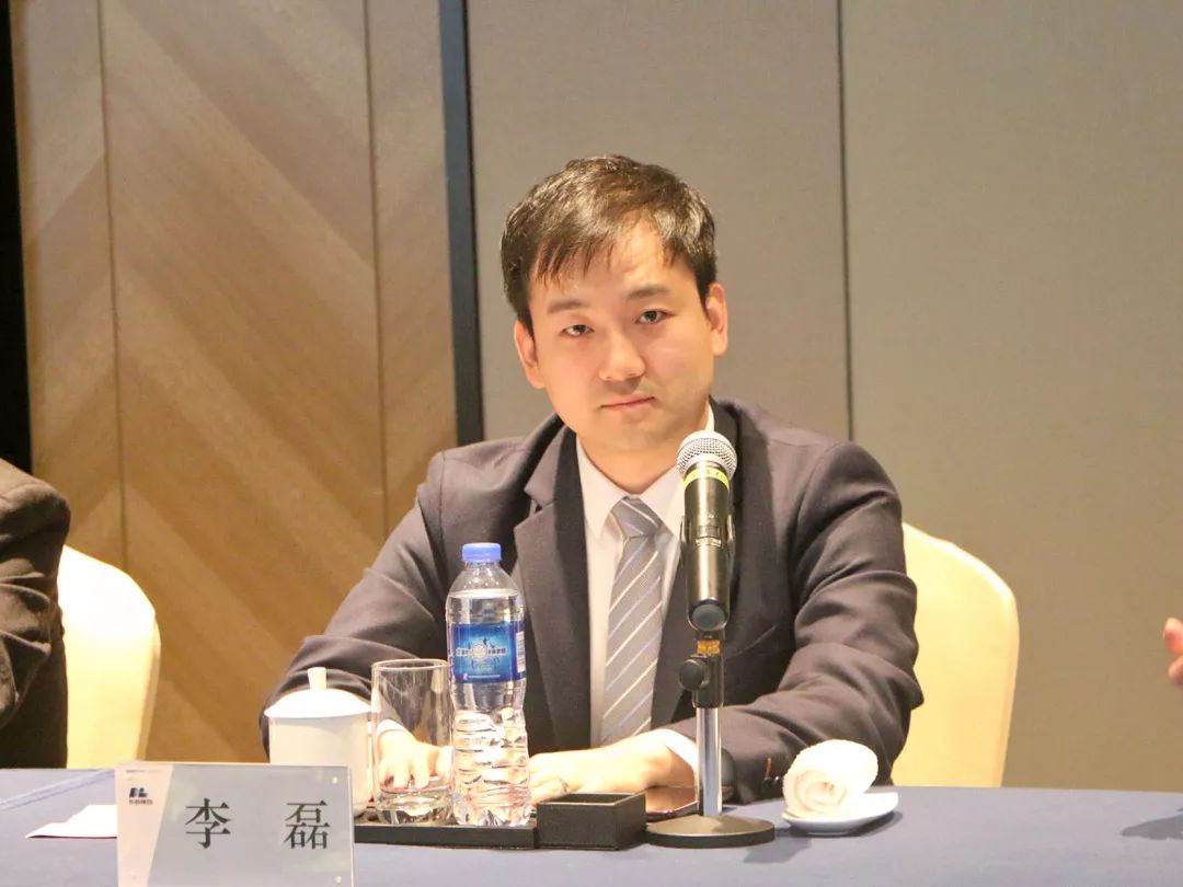 副行长孟浩与东岭集团党委书记,副总裁李磊签订了全面战略合作协议