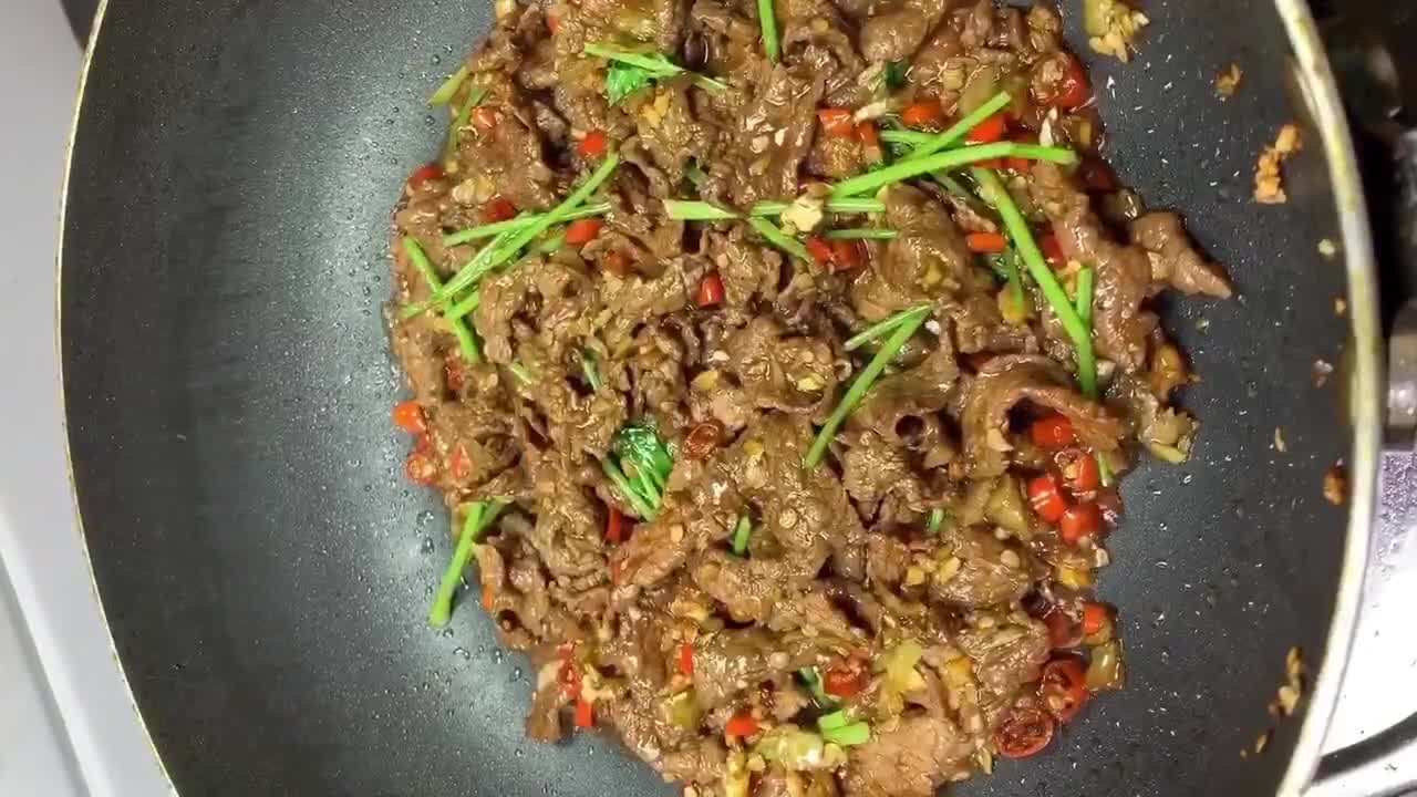 香菜炒牛肉怎麼炒和飯店一樣好吃降低食材用量試試鮮嫩又爽滑