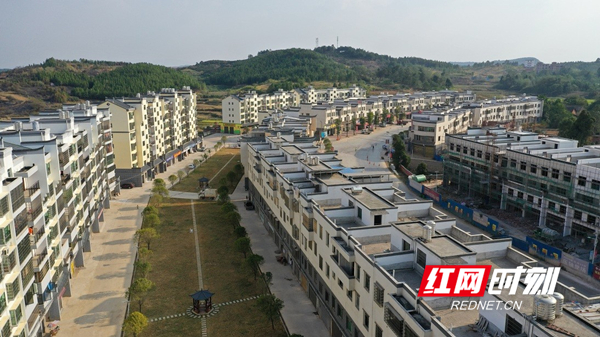 新田枧头特色小城镇让易地扶贫搬迁户搬来新生活