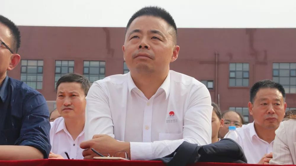 泼墨李老师送给永和学子的书法作品张校长颁发聘书已是国家心理咨询师