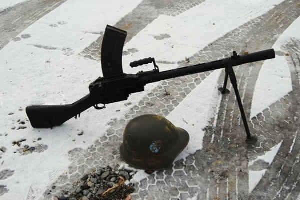 轻机枪改变步兵传统战术一战各国竞相发展德国的火力最强大