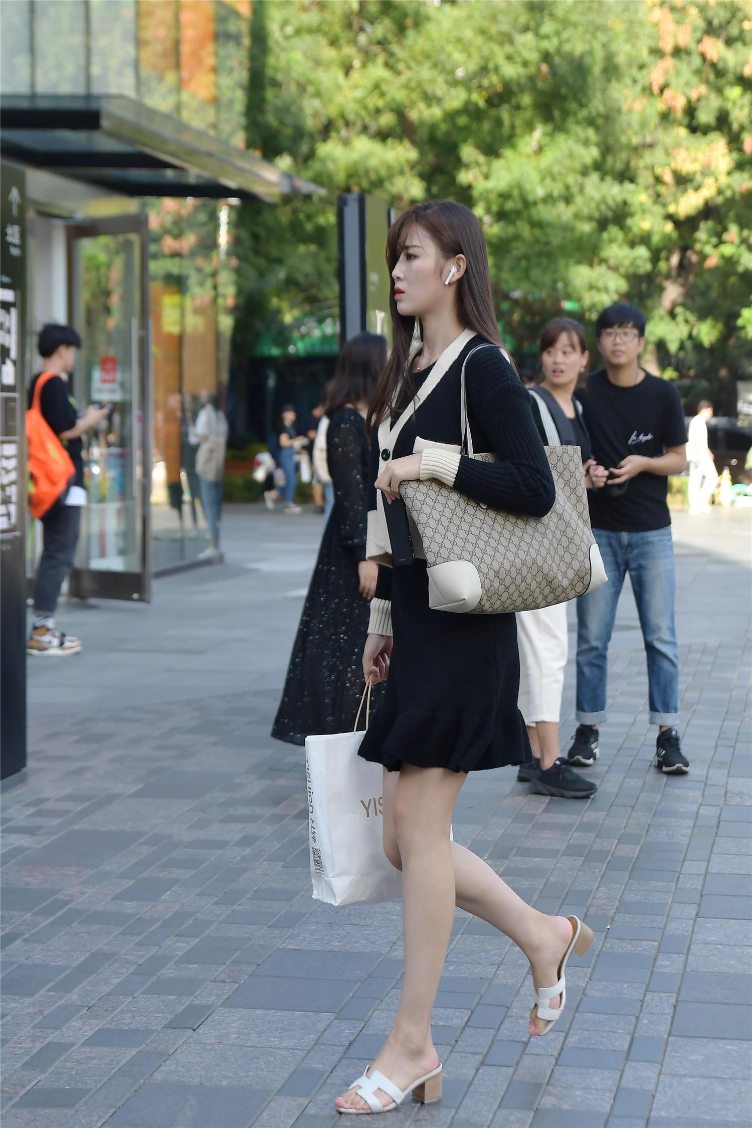 秋天想要短裙,要挑选什么款式的,你会选择短裙来穿搭么?