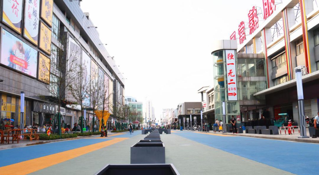 常熟新步行街服装城的香榭丽舍大街