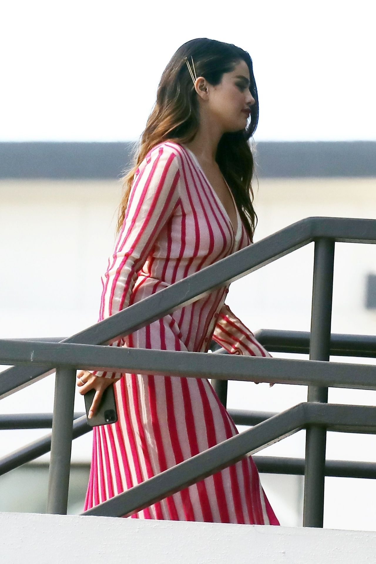 女星赛琳娜戈麦斯现身纽约街头她越来越有魅力了