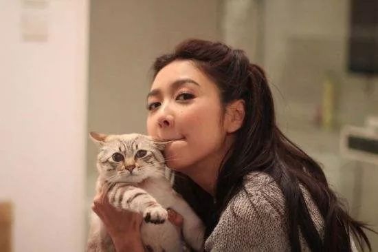 一问一答雪莉ab江一燕薛凯琪张艺兴冲奖失败的胡辣汤女星