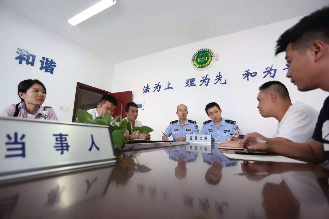 蚌埠十佳警察刘建图片