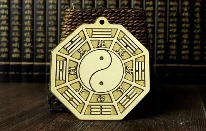 邻居用八卦镜照你怎么办风水法器不可乱用