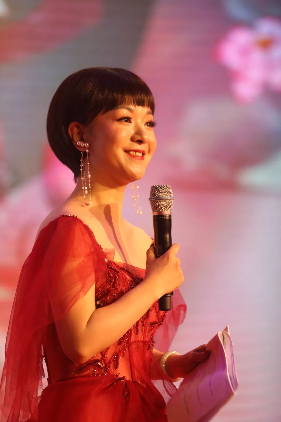 《社区联盟》主持团:赵迪,谢滨,王译媛,小狼01主持天团"才艺大赏"地点