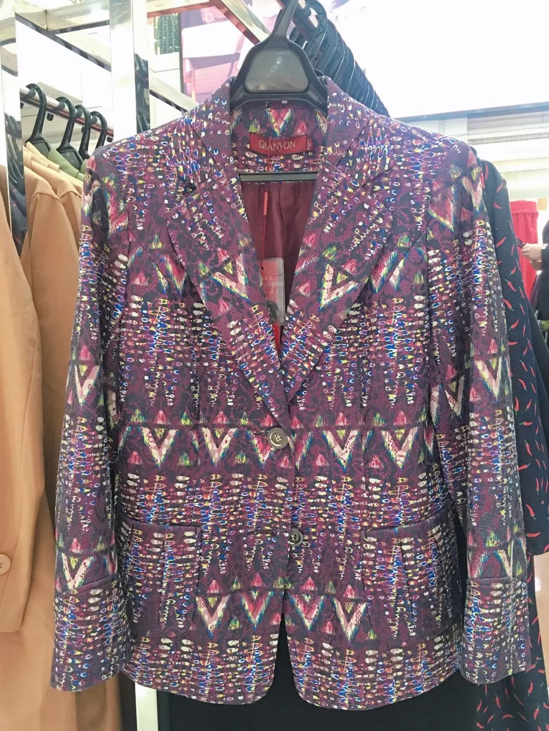 倩云女装特卖全场98元起精选美衣速来抢货