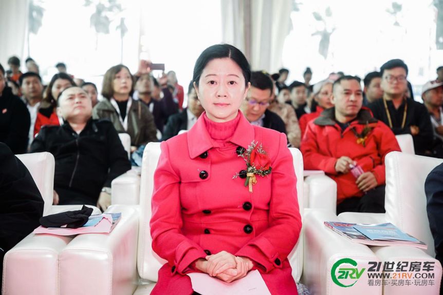 成都市郫都区人民政府副区长吴红艳女士出席本次开幕式