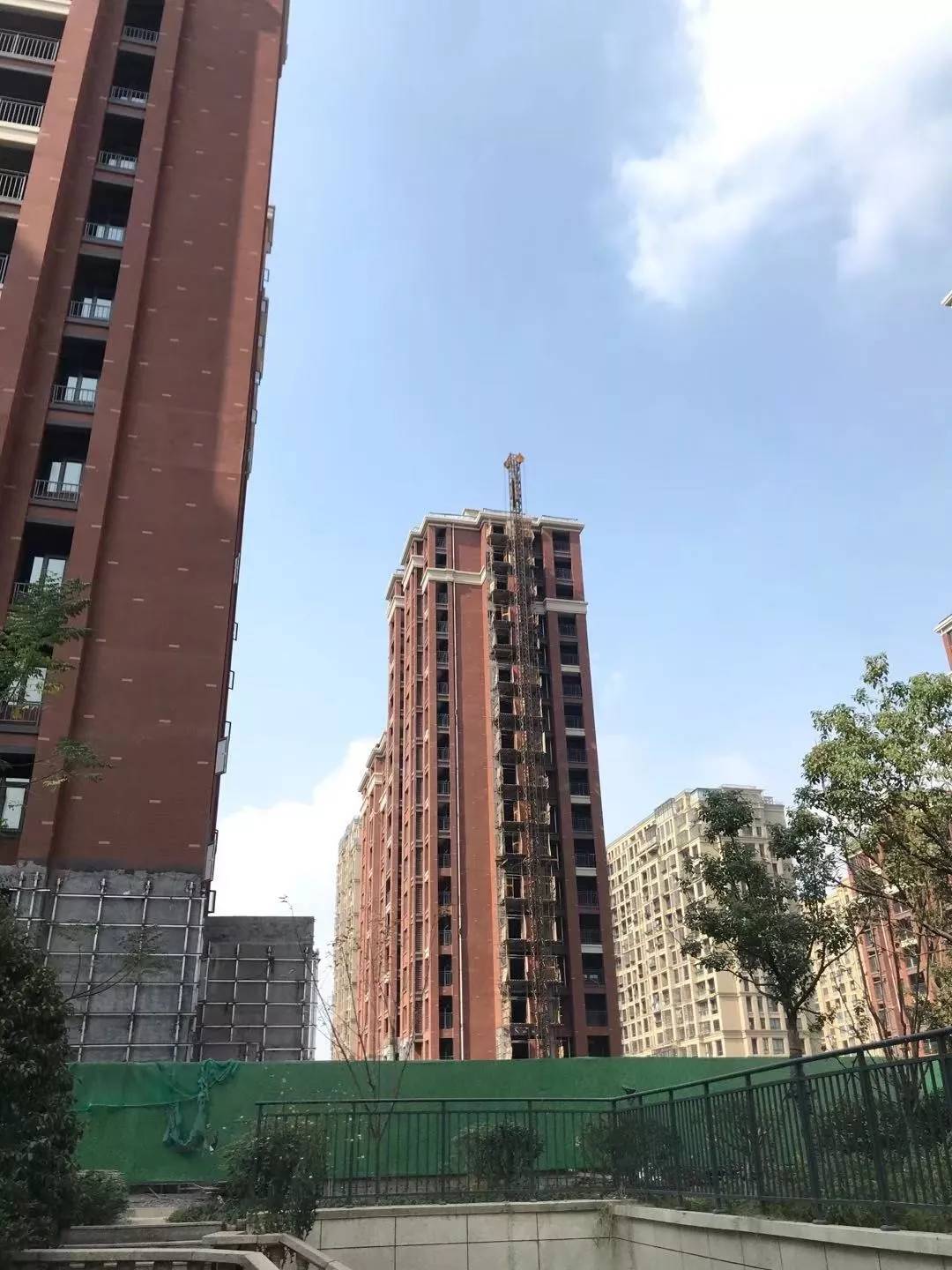 诸暨雨润星雨华府楼盘延期交房多年业主崩溃女朋友都吹了