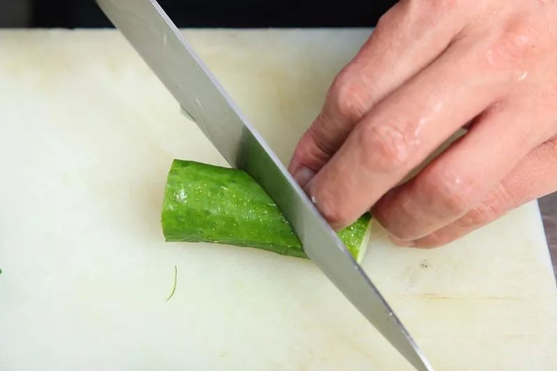 黄瓜的刀工切法图片图片