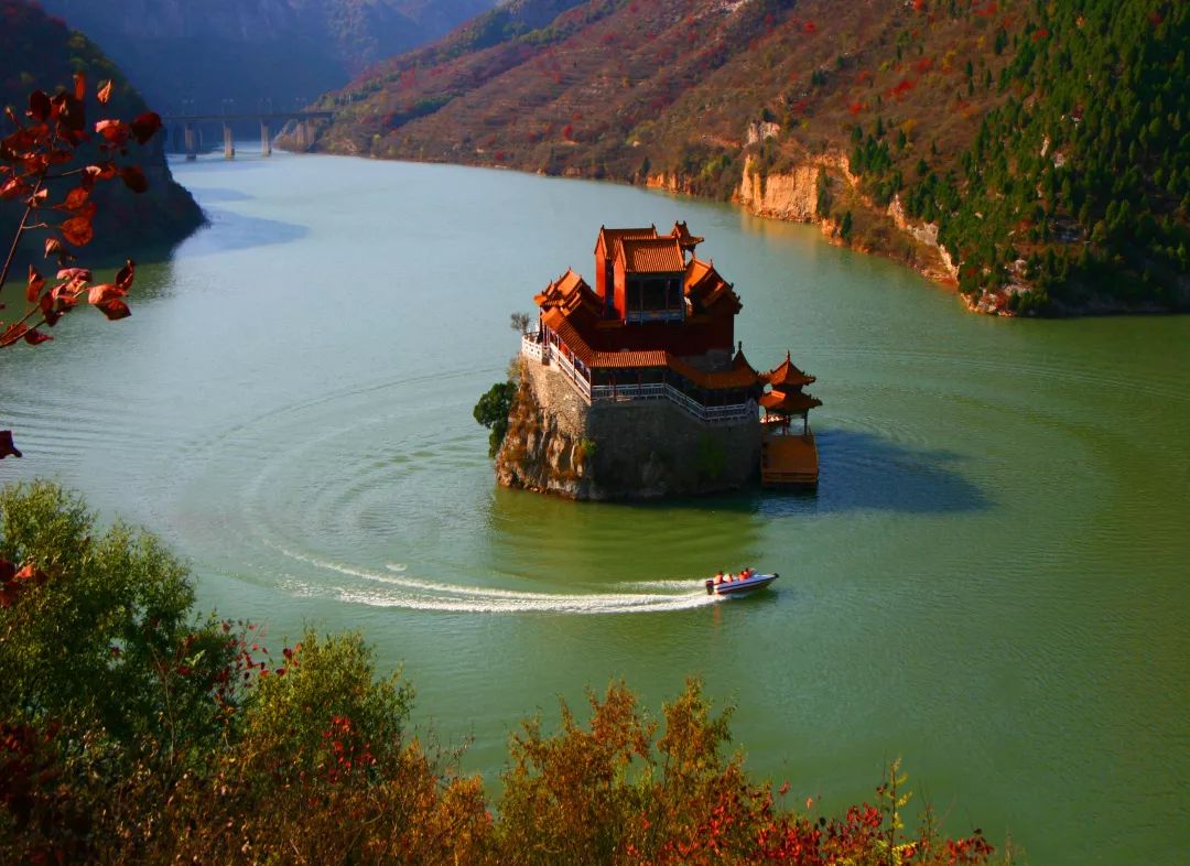 如诗如画的九女仙湖景区