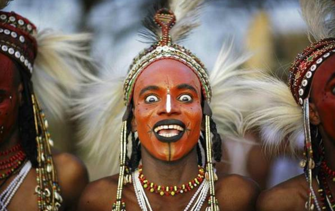 原创非洲一奇葩原始部落成年后就得拔门牙拔牙后才有资格娶妻生子