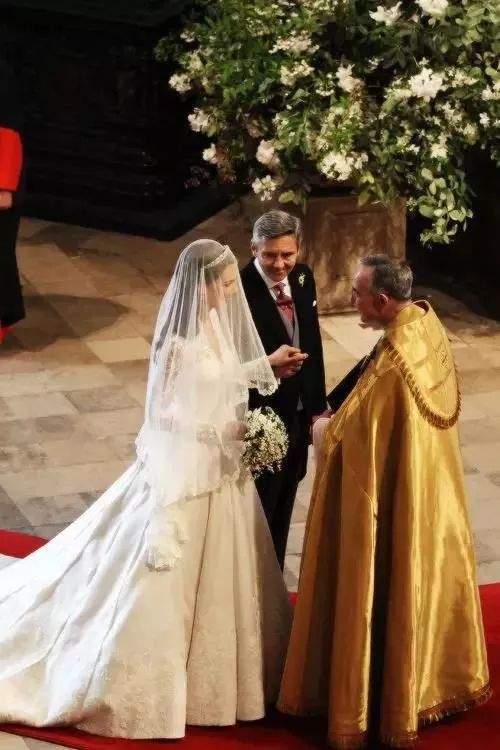 1婚礼除了做为墓地之外,西敏寺还是英国王室举行婚礼的地方(古今名人