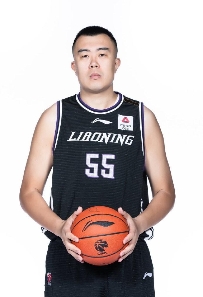 原创辽篮cba写真新队长韩德君赵继伟颜值担当2外援霸气郭艾伦耍酷