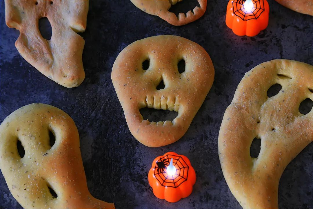 超级简单有趣的万圣节骷髅面包和幽灵面包,新手也可以做成功哦!