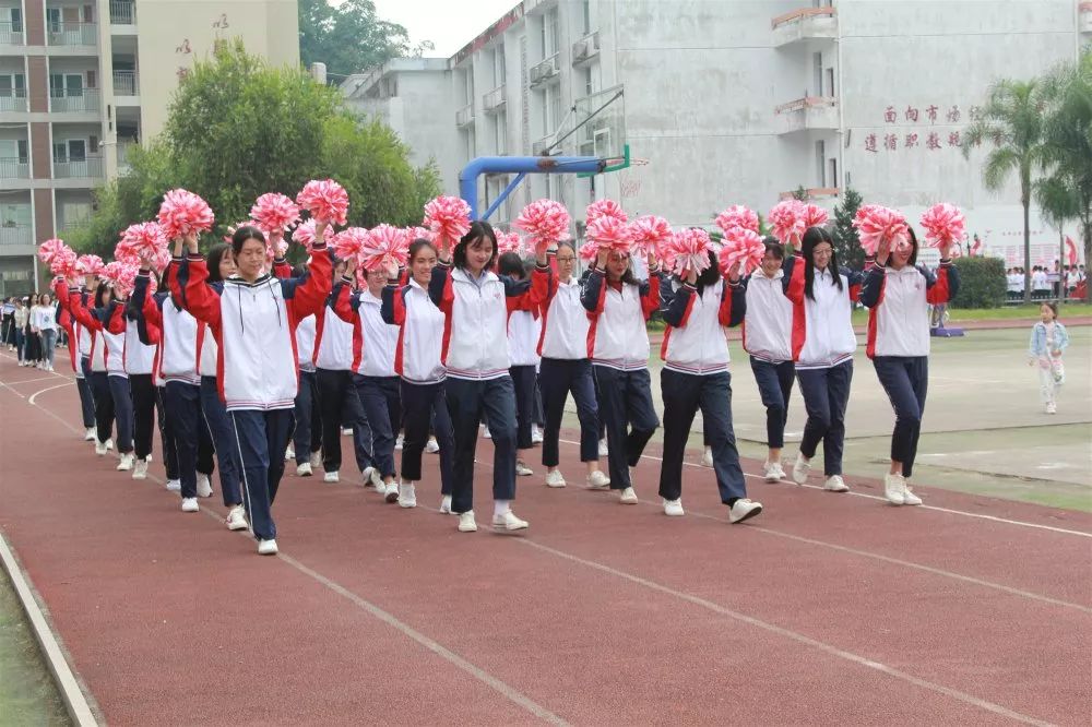 纪时罗源的这所学校硬是把运动会弄成了角色扮演场