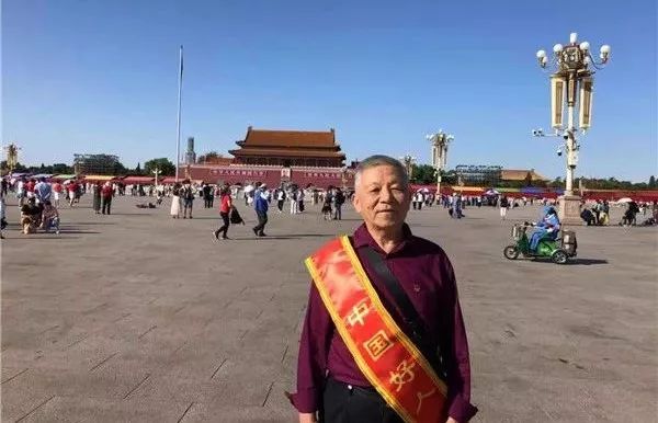 银龄感言邓学东讲述一百万和一群孩子的故事