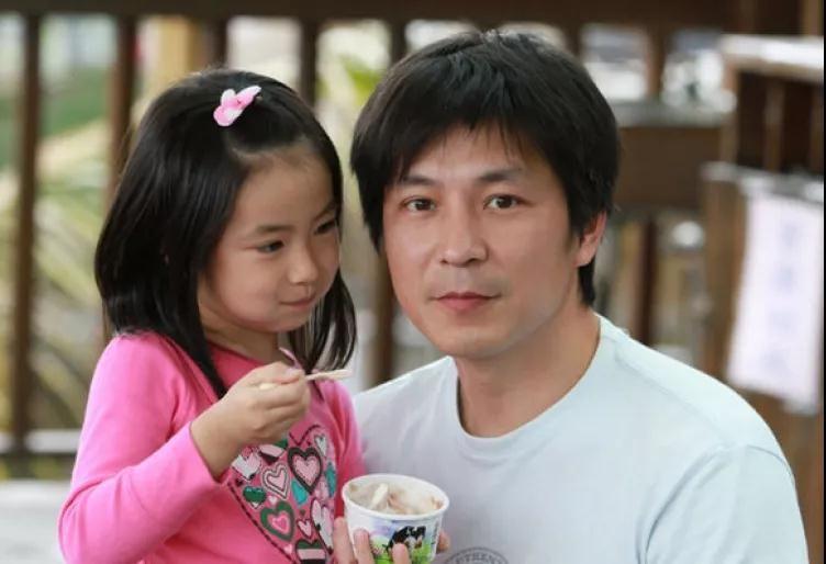 他曾和苏有朋抢"女友"还差点和高圆圆结婚?