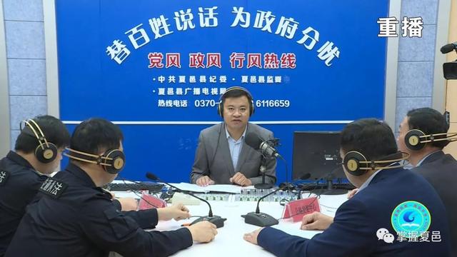 县公路发展中心党组成员李登云就正在进行的今年我县干线公路重点工程