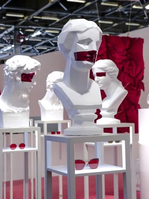 雕塑画廊涂鸦美陈橱窗玩出新花样