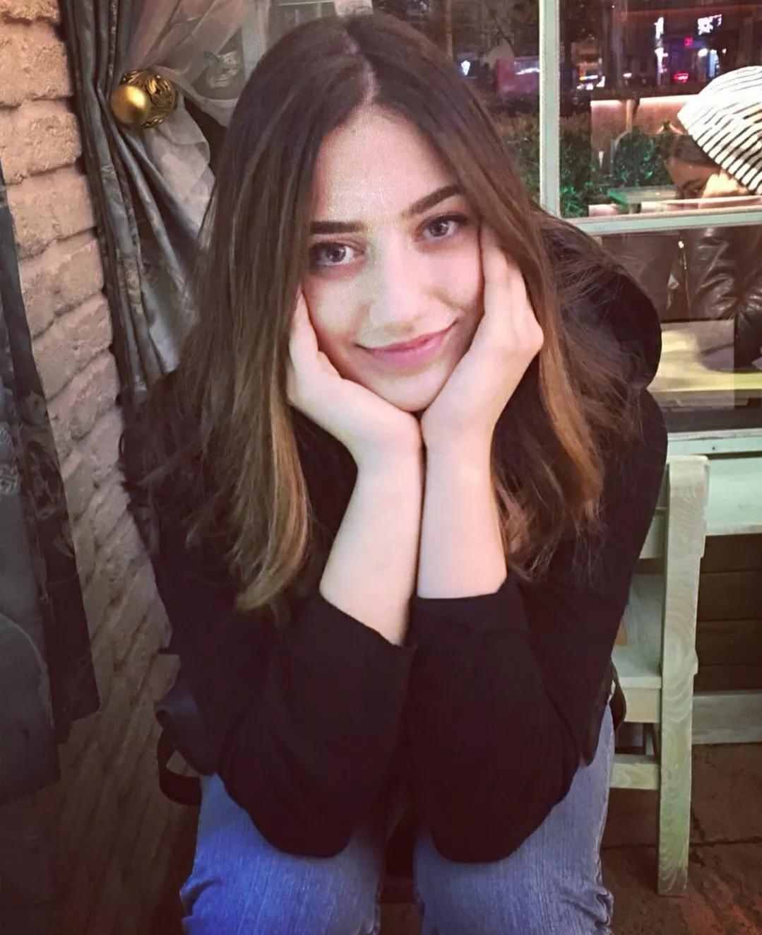 4年3100万女朋友还是打排球的这个土耳其人简直是人生赢家