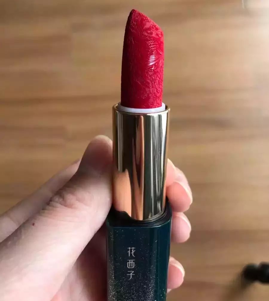 花西子 m115御宮繡中國紅第一個想到mac的rubywoo.