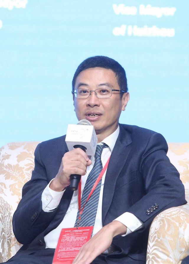 "读懂中国"世界湾区市长圆桌会,热议普惠性幸福家园建设_曹达华