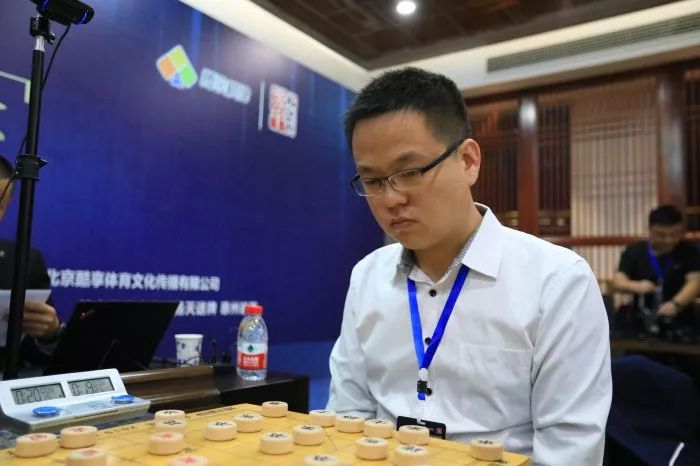 河南-武俊强其余各场,四川龙翔通讯队7比1大胜浙江丰源泵业队,深圳弈