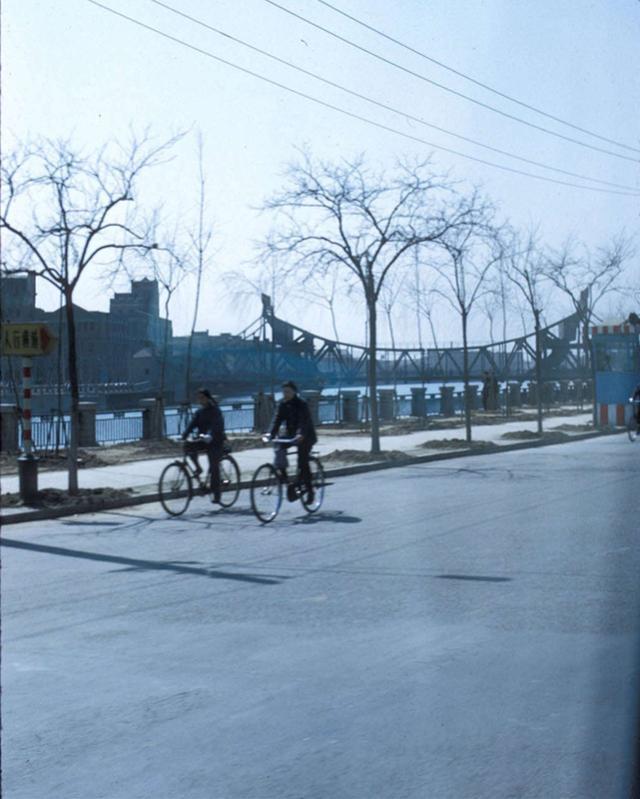 老照片带你回到70年代的天津,看那时天津的样子