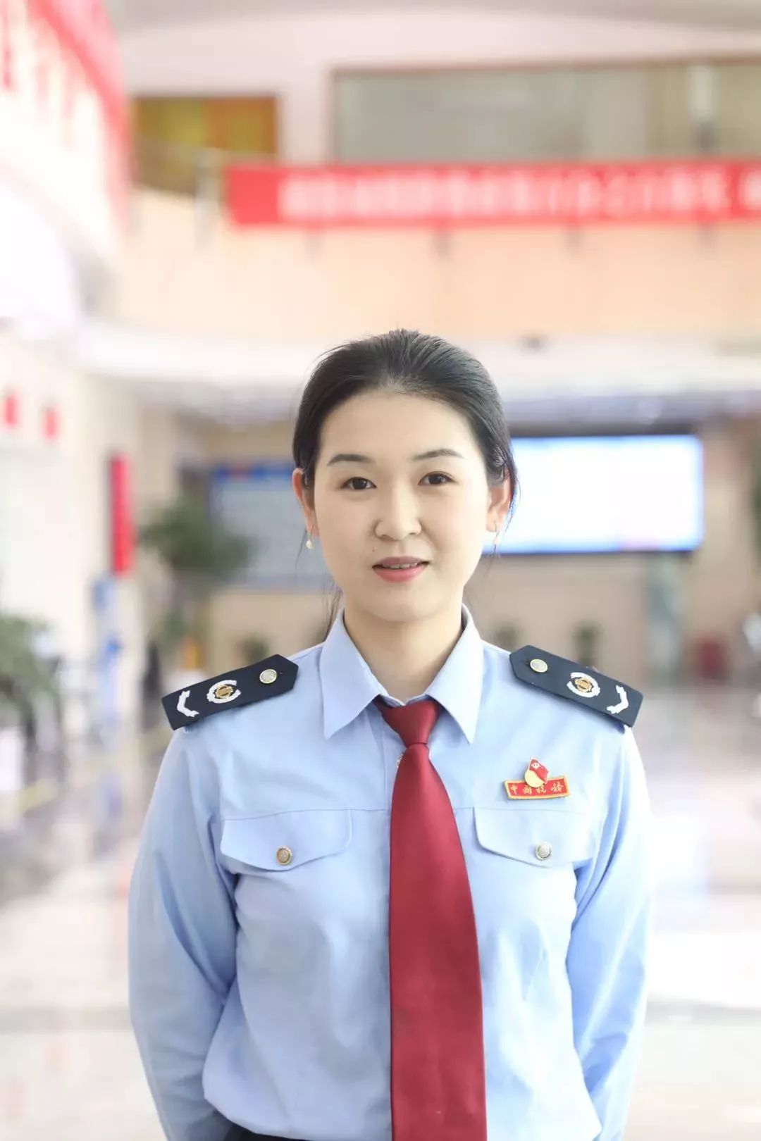 各方面表现都很优秀是慈溪市税务局古塘税务所一位工作人员她叫徐乐琪