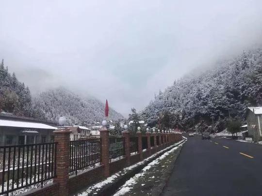 试通行路段包括汶川至桃坪段,薛城至古尔沟段,尽头寨至马尔康东段右幅