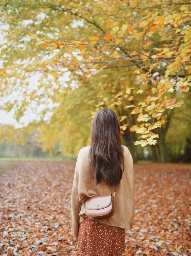 9个简单拍照pose,拒绝拍照难,赶快学起来_女生