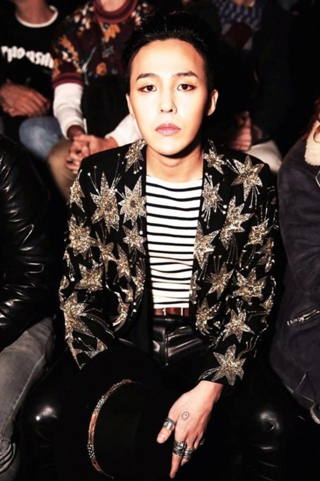 在品牌的选择上,权志龙也从本身最爱的高街品牌转移到更时尚层面的高