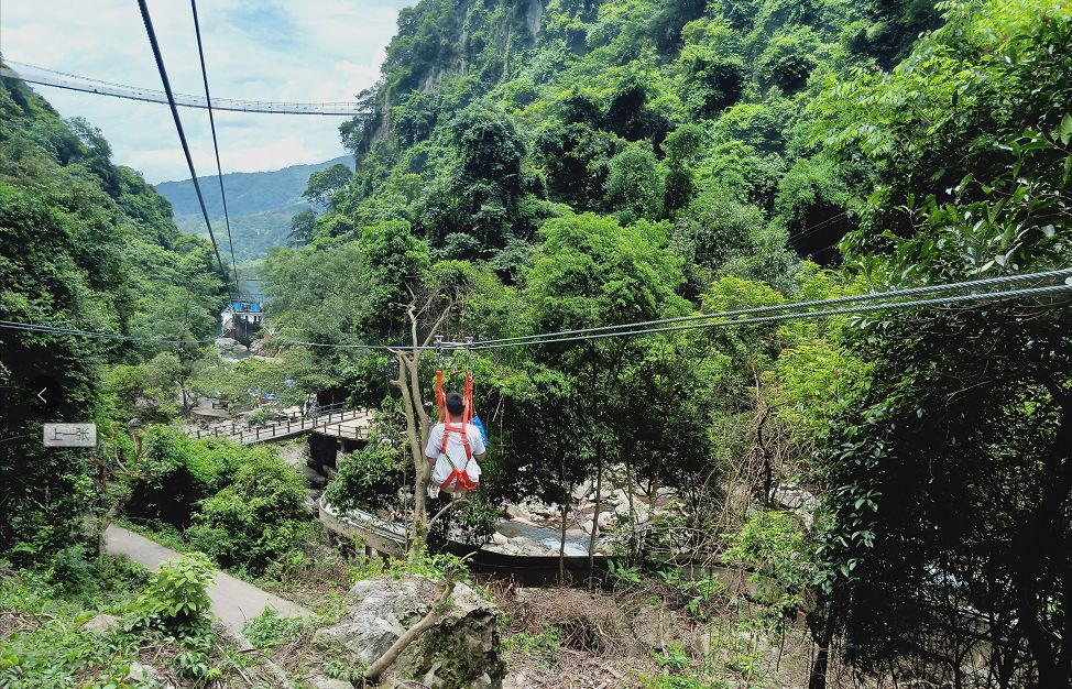 集合乘汽車出發往永泰,約1小時抵達永泰天門山風景區,自行遊覽景區