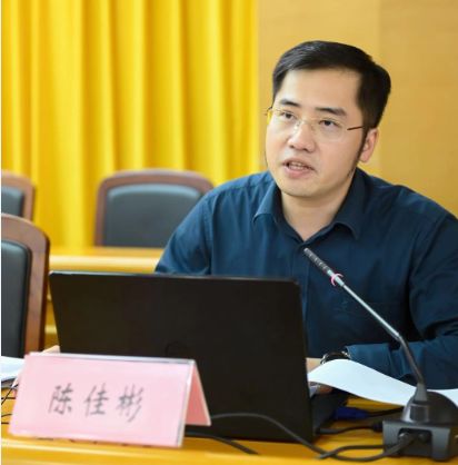 我行陈佳彬行长首先介绍了"整村授信"的合作方案及驻村行动方案.