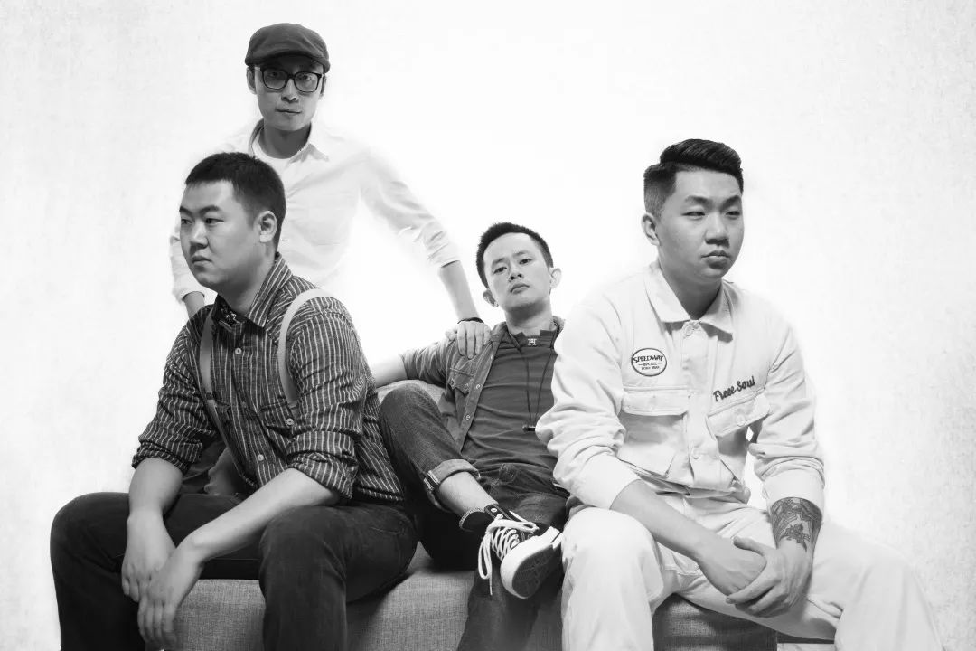 hard rock硬柔混合,风格趣味多元山雾桥 / 野萤眼中钉 / 失控乐队乃 