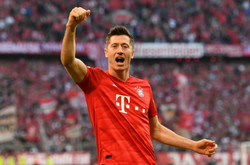 4分钟后,莱万多夫斯基进球了!