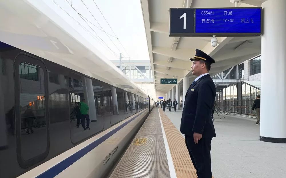 商合杭高铁商合段郑阜高铁上海局管段试运行